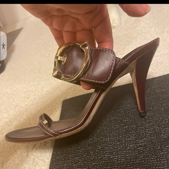 Designer GUCCI Buckle Style Sandals with Original Box - Picture 2 of 2
